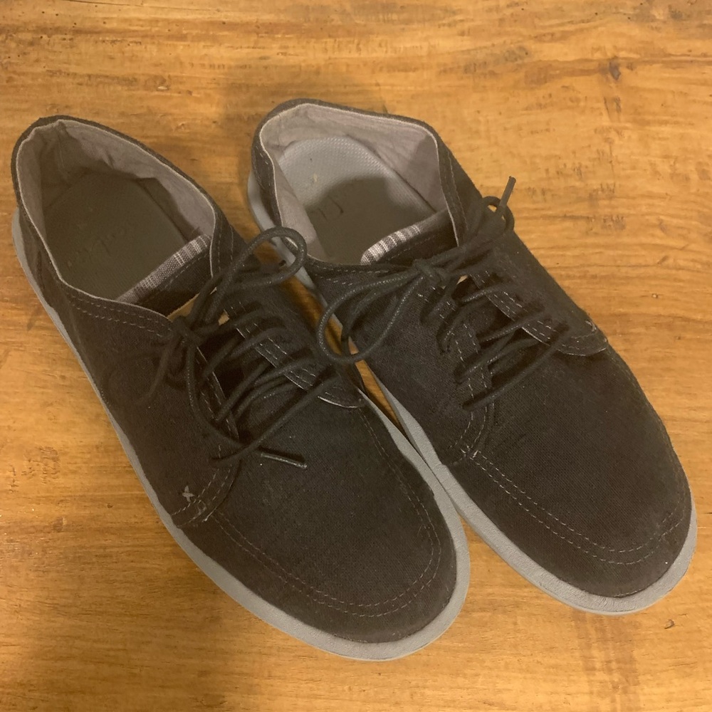 Sanuk Black canvas SMF11166 men’s 11 shoes